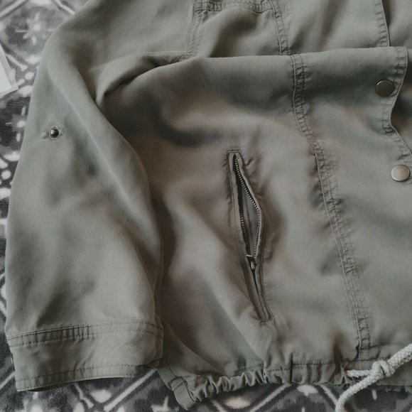 Market & Spruce Light Jacket Shirt Shacket M Olive Green Snap Roll Tab 3/4 Slv - Picture 5 of 11